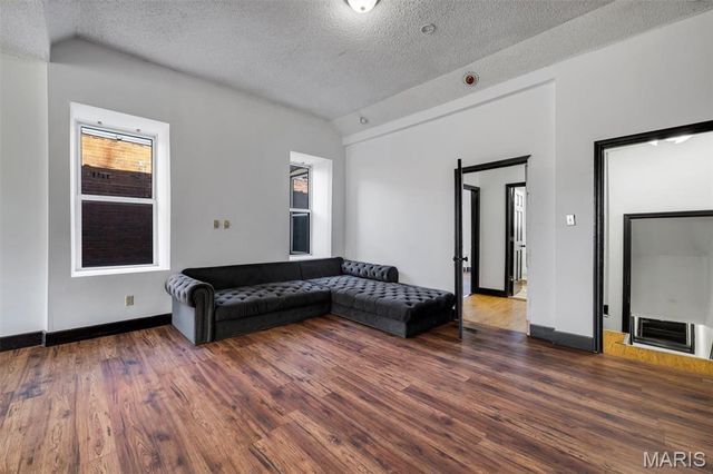 1408 E Linton Avenue, St Louis, MO 63107