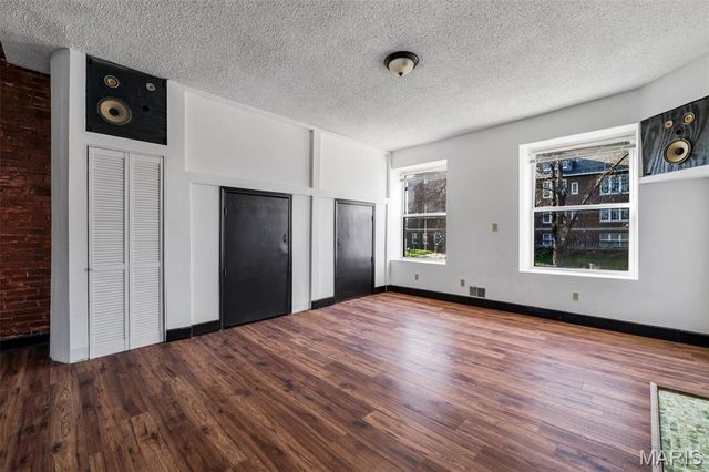 1408 E Linton Avenue, St Louis, MO 63107