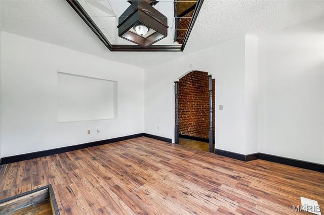 1408 E Linton Avenue, St Louis, MO 63107