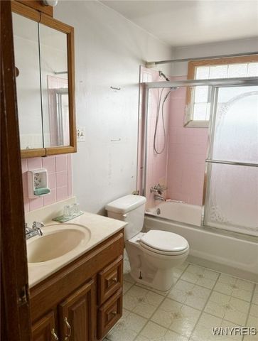 21 Yorktown Road, Cheektowaga, NY 14225