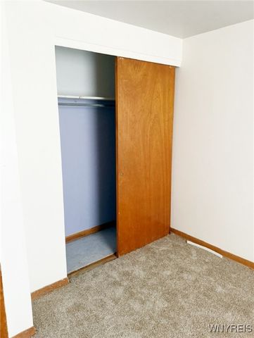 21 Yorktown Road, Cheektowaga, NY 14225