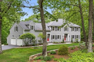 1 Woronoco Dr, Natick, MA 01760