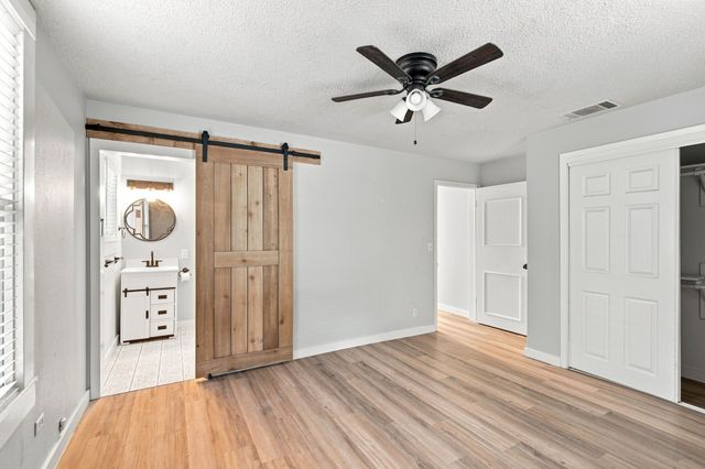 203 N Pendell Avenue, Cleburne, TX 76033