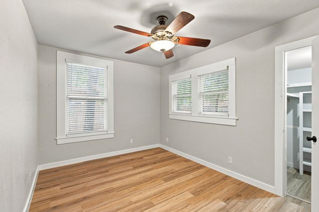 203 N Pendell Avenue, Cleburne, TX 76033