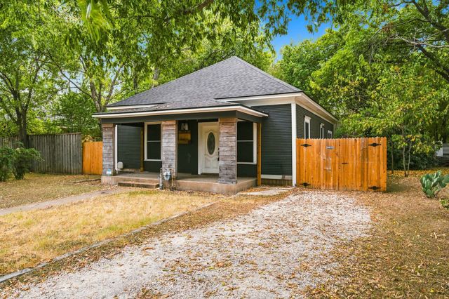 203 N Pendell Avenue, Cleburne, TX 76033