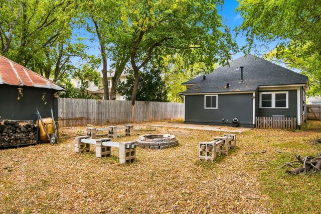 203 N Pendell Avenue, Cleburne, TX 76033