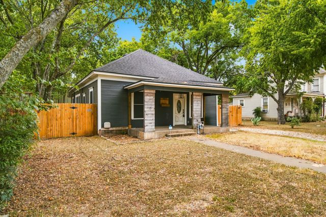 203 N Pendell Avenue, Cleburne, TX 76033