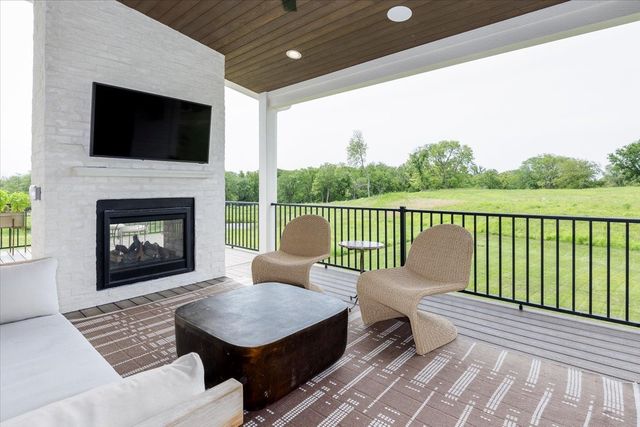 18238 Baxter Place, Clive, IA 50325