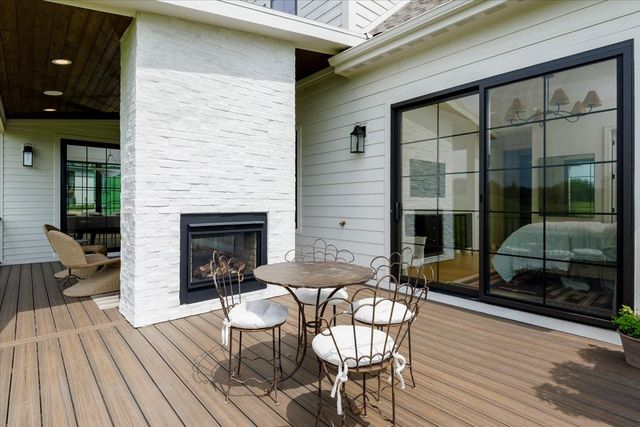 18238 Baxter Place, Clive, IA 50325