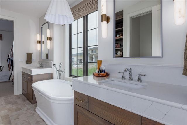 18238 Baxter Place, Clive, IA 50325