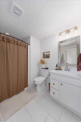 18238 Baxter Place, Clive, IA 50325