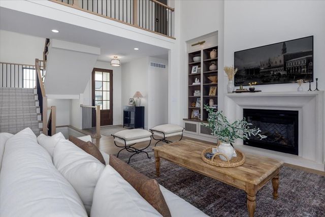 18238 Baxter Place, Clive, IA 50325