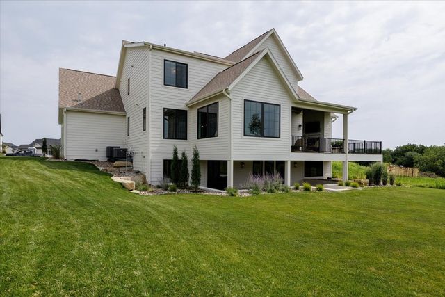 18238 Baxter Place, Clive, IA 50325
