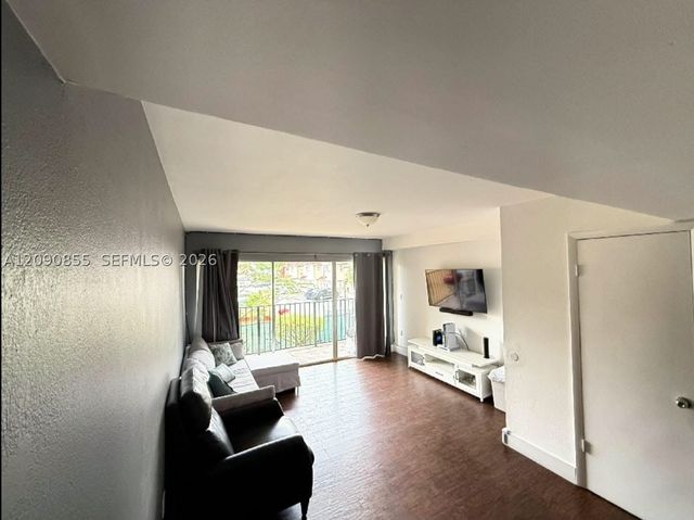 231 NW 109th Ave 209, Miami, FL 33172