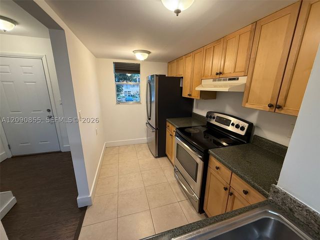231 NW 109th Ave 209, Miami, FL 33172