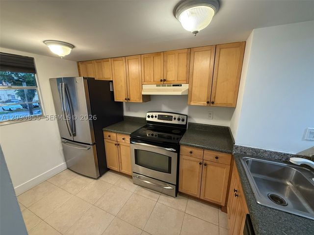 231 NW 109th Ave 209, Miami, FL 33172