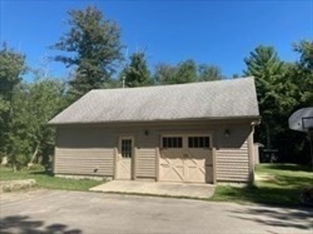 973 Pembroke, New Bedford, MA 02745