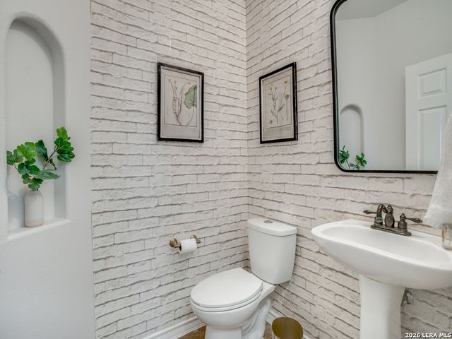 41 Inwood Heights Dr. N, San Antonio, TX 78248