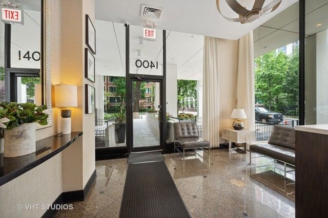 1400 N State Parkway 8B, Chicago, IL 60610