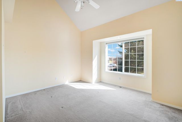 640 SE Crestview St, Pullman, WA 99163