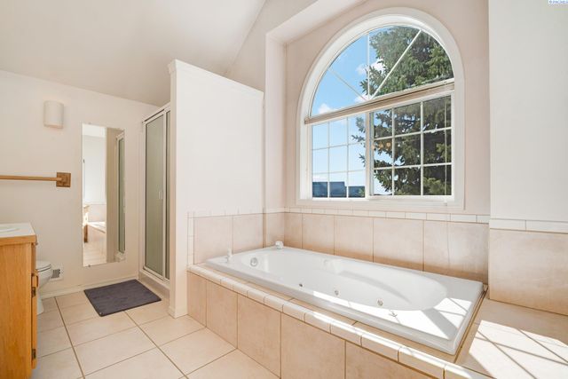 640 SE Crestview St, Pullman, WA 99163