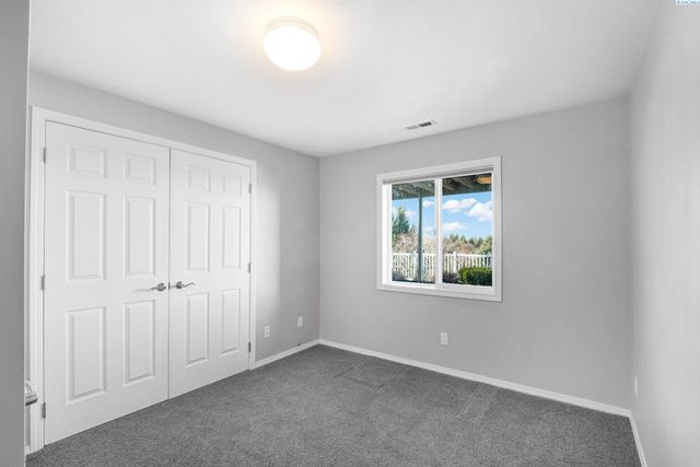 640 SE Crestview St, Pullman, WA 99163