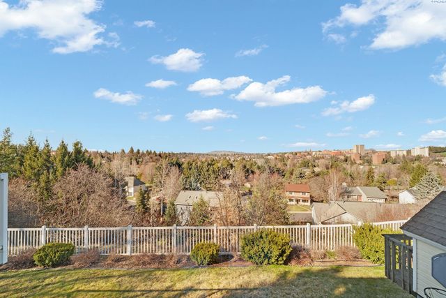 640 SE Crestview St, Pullman, WA 99163