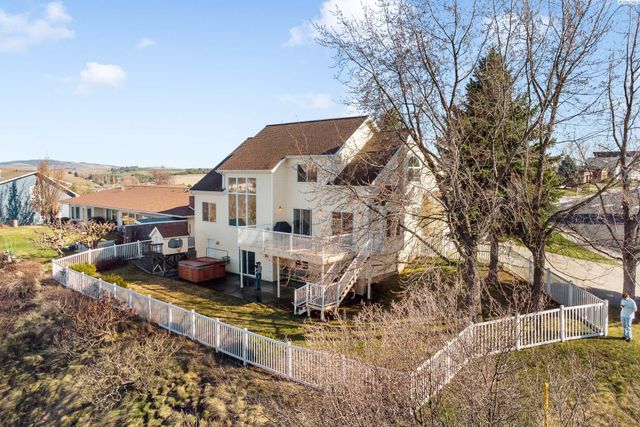 640 SE Crestview St, Pullman, WA 99163