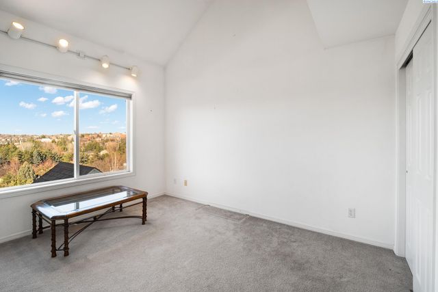 640 SE Crestview St, Pullman, WA 99163