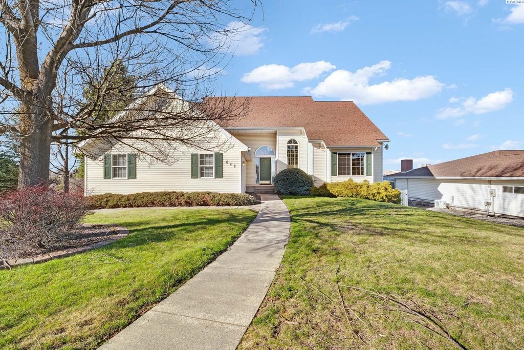 640 SE Crestview St, Pullman, WA 99163