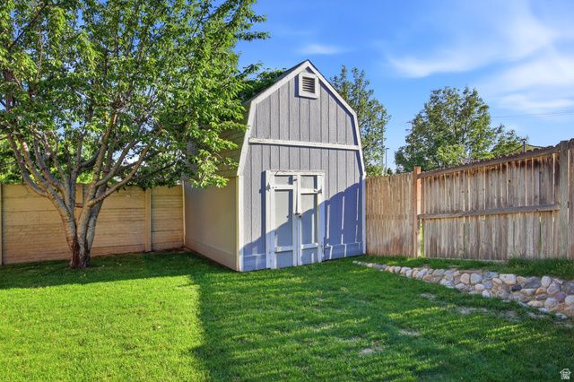 734 E SANDY DUNES DR, Sandy, UT 84094
