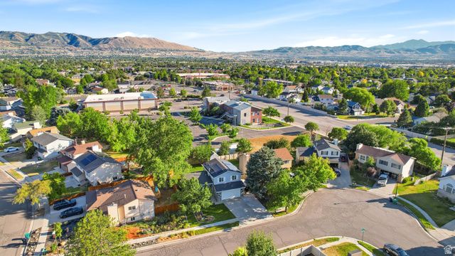 734 E SANDY DUNES DR, Sandy, UT 84094