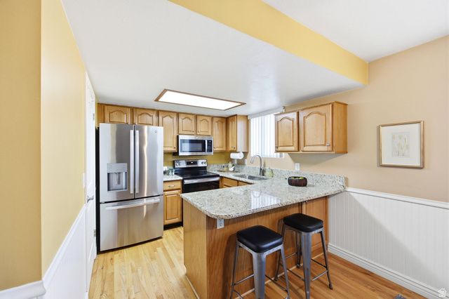 734 E SANDY DUNES DR, Sandy, UT 84094