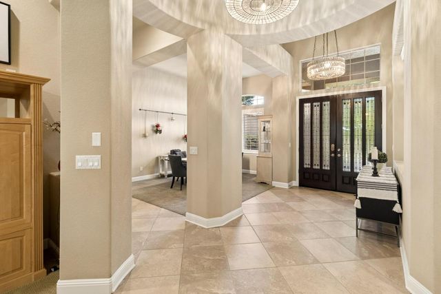 9388 Secretariat Ln, Elk Grove, CA 95624