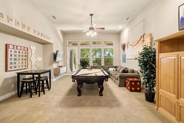 9388 Secretariat Ln, Elk Grove, CA 95624