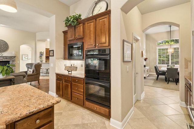 9388 Secretariat Ln, Elk Grove, CA 95624