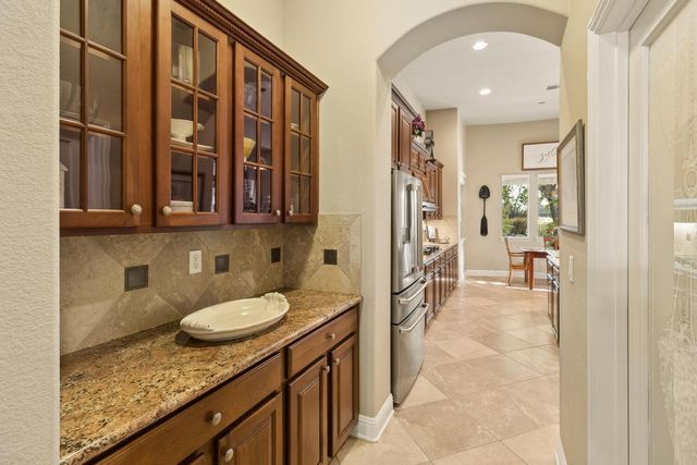 9388 Secretariat Ln, Elk Grove, CA 95624