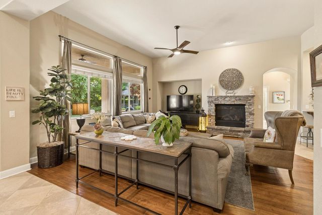 9388 Secretariat Ln, Elk Grove, CA 95624