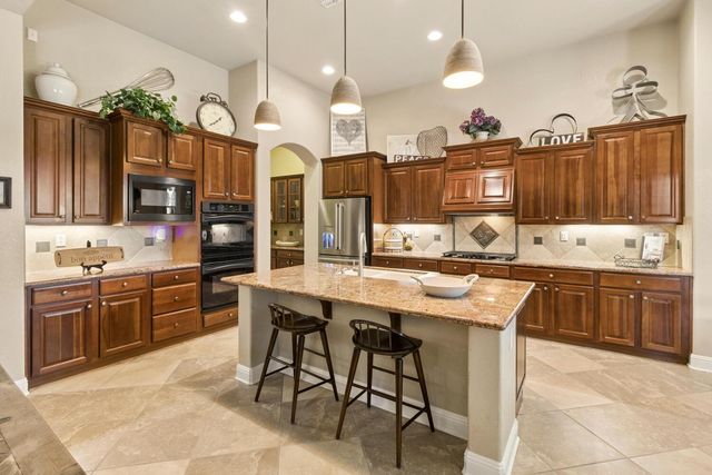 9388 Secretariat Ln, Elk Grove, CA 95624