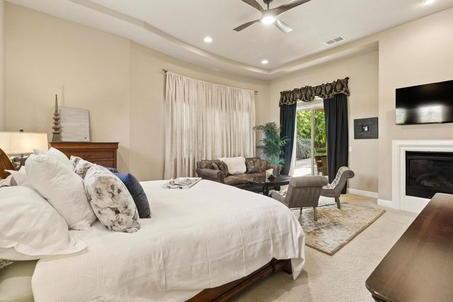 9388 Secretariat Ln, Elk Grove, CA 95624