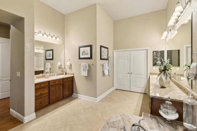 9388 Secretariat Ln, Elk Grove, CA 95624