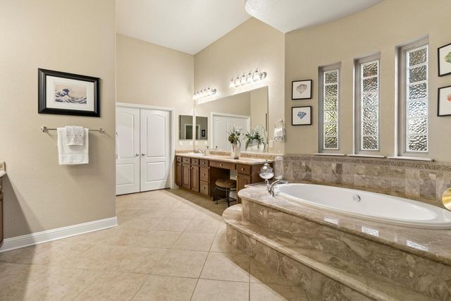 9388 Secretariat Ln, Elk Grove, CA 95624