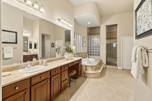 9388 Secretariat Ln, Elk Grove, CA 95624