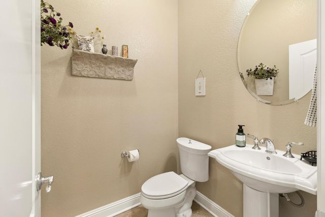 9388 Secretariat Ln, Elk Grove, CA 95624