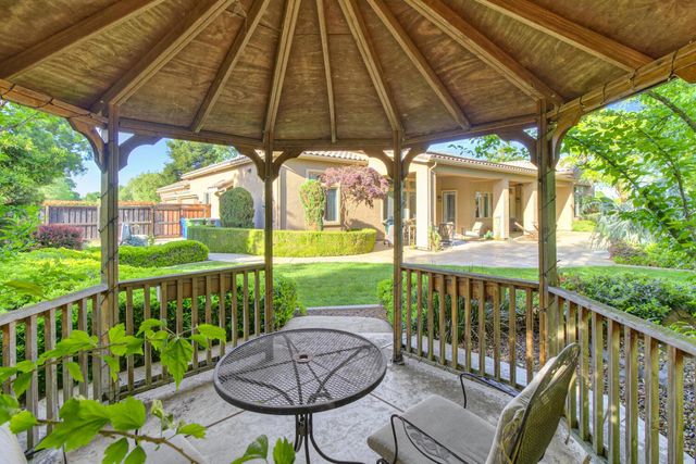 9388 Secretariat Ln, Elk Grove, CA 95624