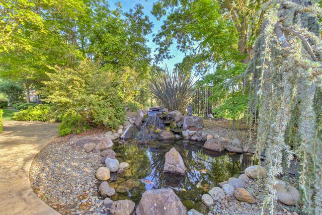 9388 Secretariat Ln, Elk Grove, CA 95624