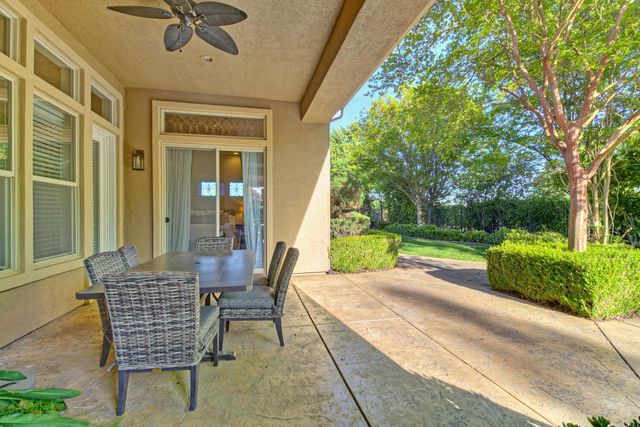 9388 Secretariat Ln, Elk Grove, CA 95624