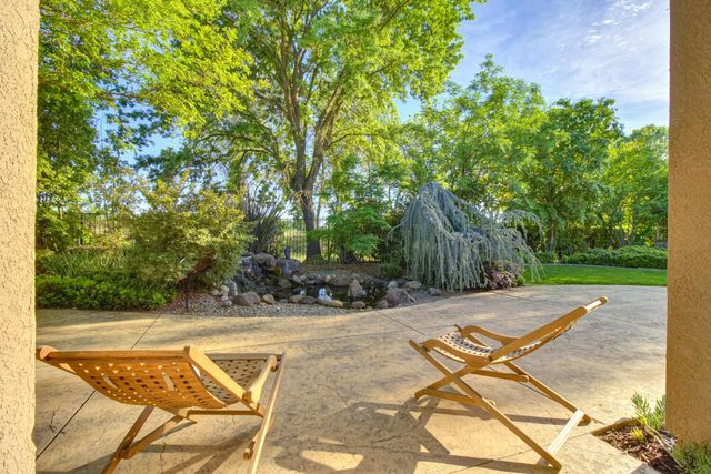 9388 Secretariat Ln, Elk Grove, CA 95624