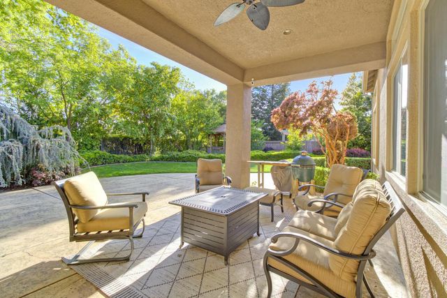 9388 Secretariat Ln, Elk Grove, CA 95624