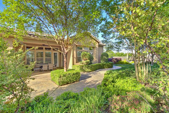 9388 Secretariat Ln, Elk Grove, CA 95624